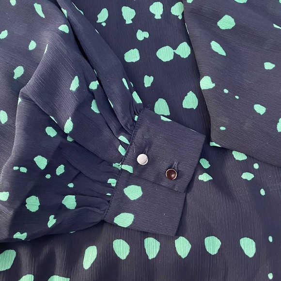 RW&Co. Puffy sleeve crepe blouse - Picture 2 of 3